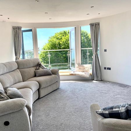 One Of The Best Properties In Lyme! Breathtaking Views Across The Whole Bay. 3 Stories With 2 Tier Veranda Around The Property. Sleeps 6 Lyme Regis Exterior photo