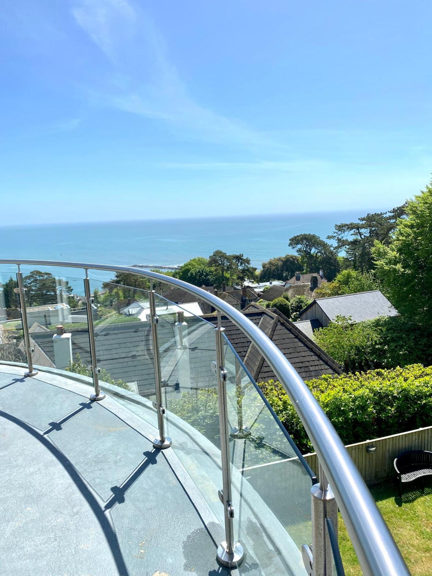 One Of The Best Properties In Lyme! Breathtaking Views Across The Whole Bay. 3 Stories With 2 Tier Veranda Around The Property. Sleeps 6 Lyme Regis Exterior photo