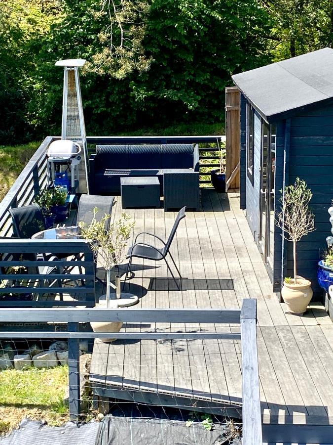 One Of The Best Properties In Lyme! Breathtaking Views Across The Whole Bay. 3 Stories With 2 Tier Veranda Around The Property. Sleeps 6 Lyme Regis Exterior photo