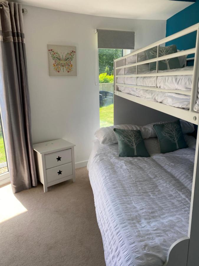 One Of The Best Properties In Lyme! Breathtaking Views Across The Whole Bay. 3 Stories With 2 Tier Veranda Around The Property. Sleeps 6 Lyme Regis Exterior photo