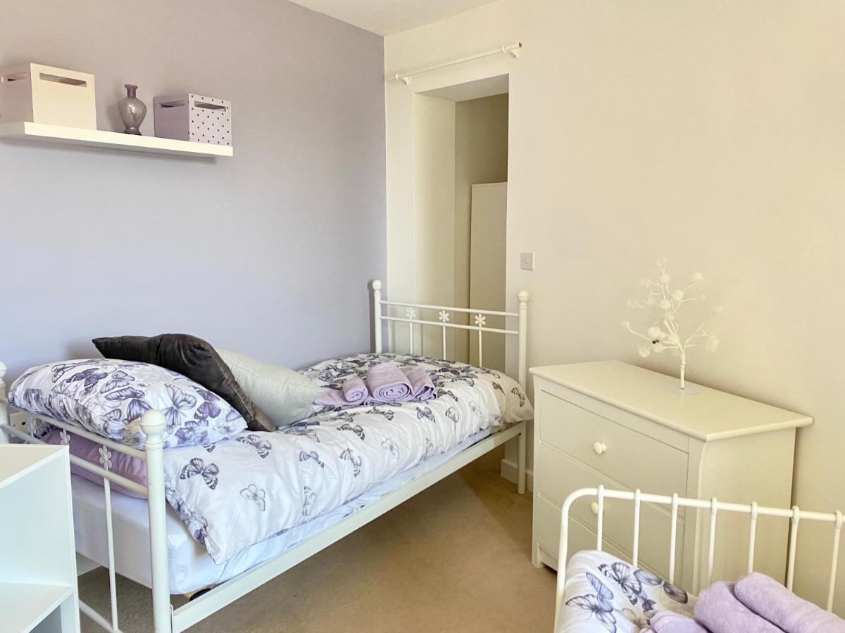 One Of The Best Properties In Lyme! Breathtaking Views Across The Whole Bay. 3 Stories With 2 Tier Veranda Around The Property. Sleeps 6 Lyme Regis Exterior photo