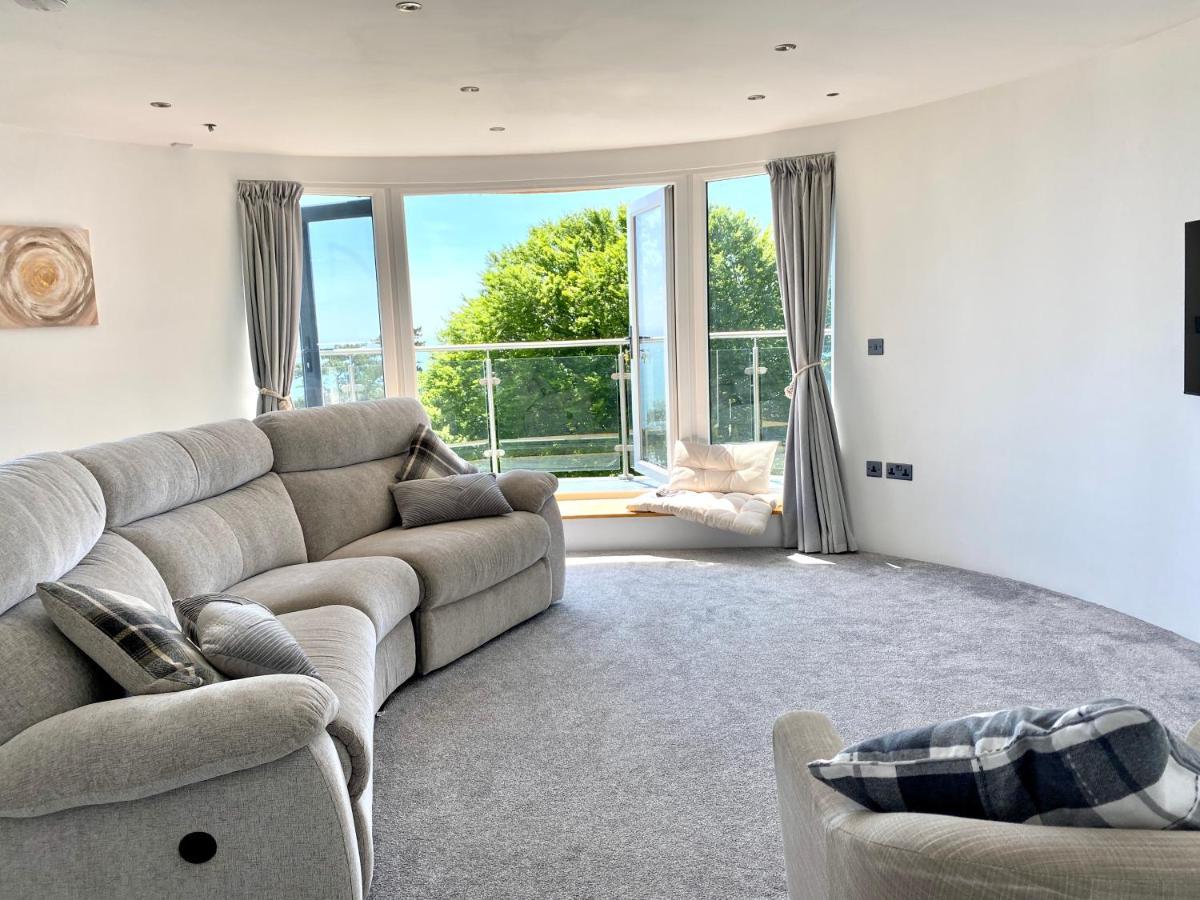 One Of The Best Properties In Lyme! Breathtaking Views Across The Whole Bay. 3 Stories With 2 Tier Veranda Around The Property. Sleeps 6 Lyme Regis Exterior photo